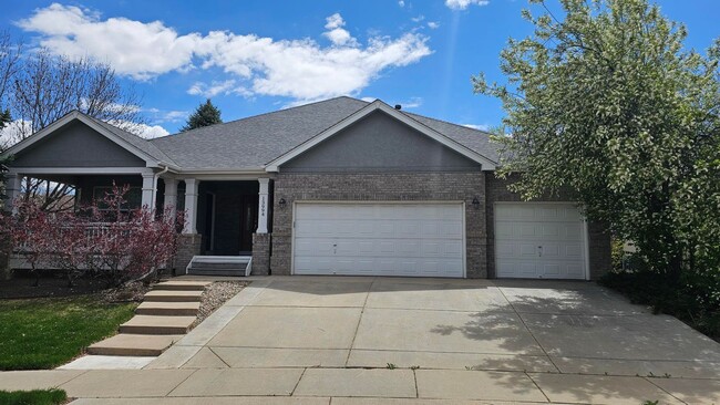 Primary Photo - Executive Ranch in the Broadlands