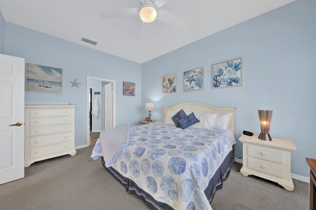 Building Photo - Rarely available Pool villa in Colonial Country Club!