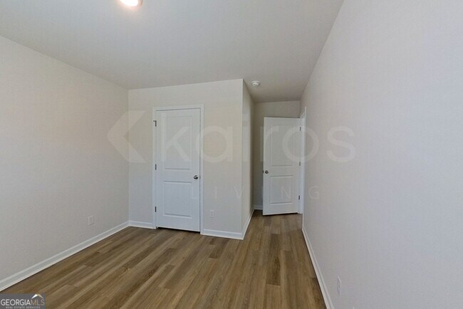 Building Photo - 127 Overstreet Way