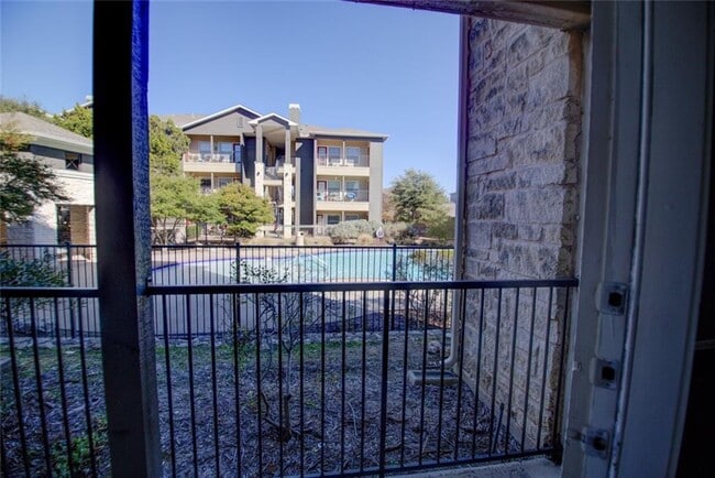 Building Photo - 2320 Gracy Farms Ln