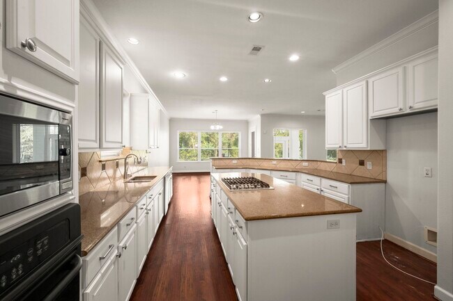 Building Photo - 107 Island Blvd