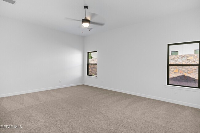 Building Photo - 232 Emerald Rock