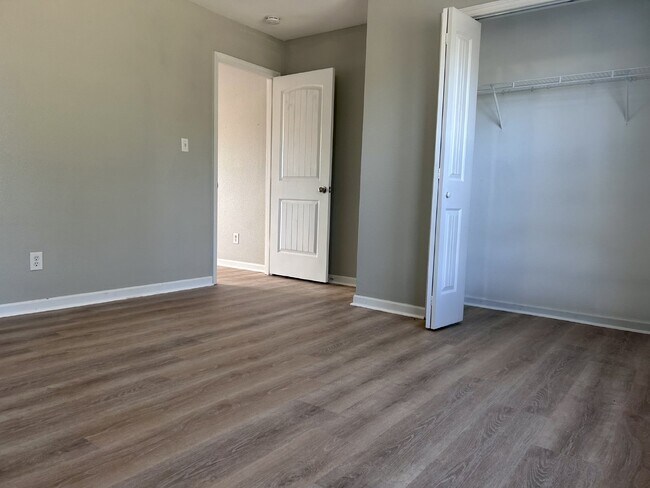 Building Photo - Coming soon!!! $500 off 1st month with 15 month lease!!! Magnificent 3 Bedroom in Madison