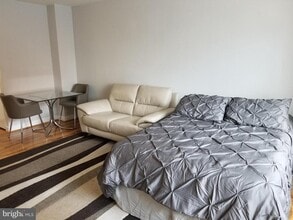 Building Photo - 1021 Arlington Blvd