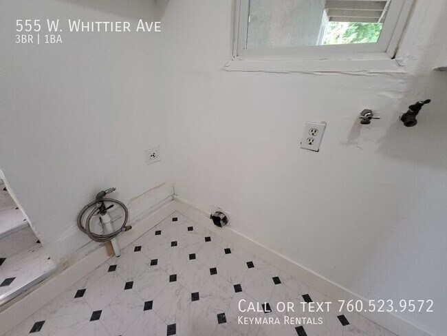 Building Photo - 555 W Whittier Ave
