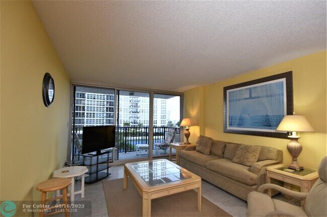 Building Photo - 525 N Ocean Blvd