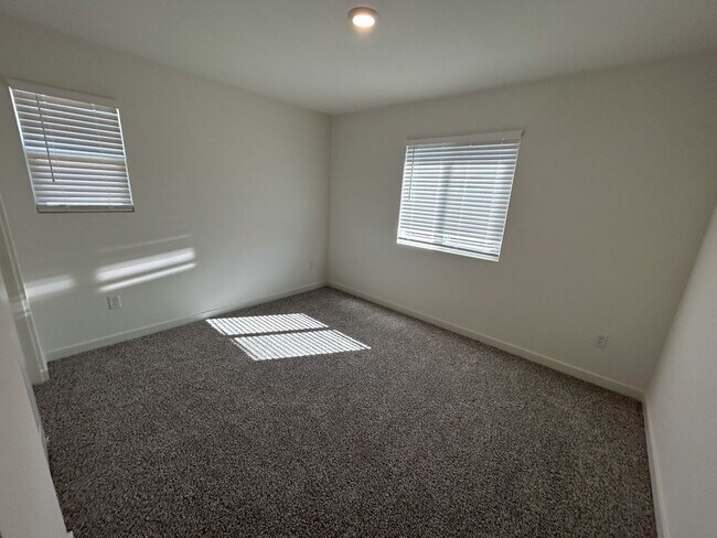 Building Photo - BRAND NEW 3 Bedroom Home for Rent in Redding CA