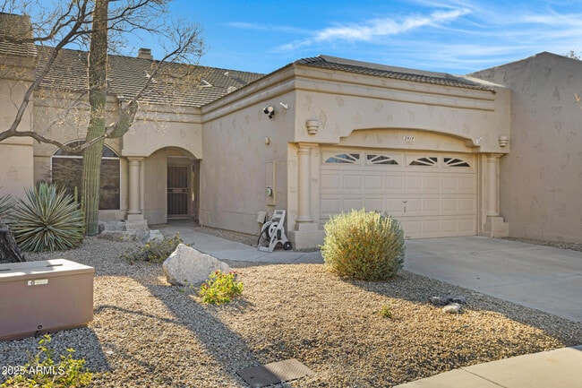 Primary Photo - 8917 E Maple Dr