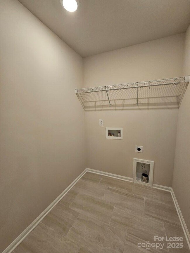 Building Photo - 5213 Brailey Cir