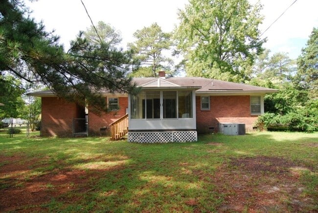 Building Photo - 2029 Gibraltar Rd