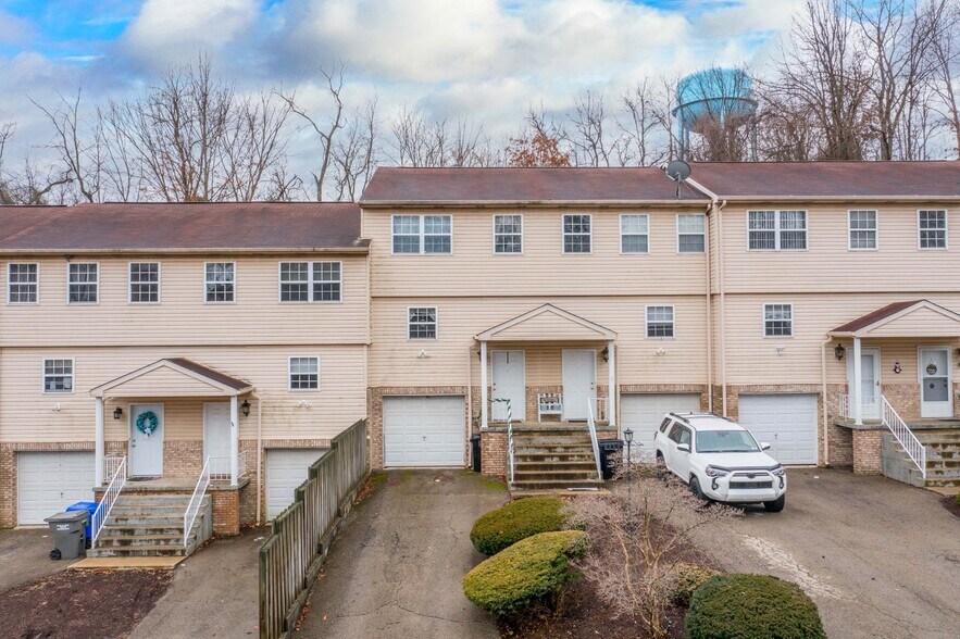 Building Photo - 159F Londonderry Dr