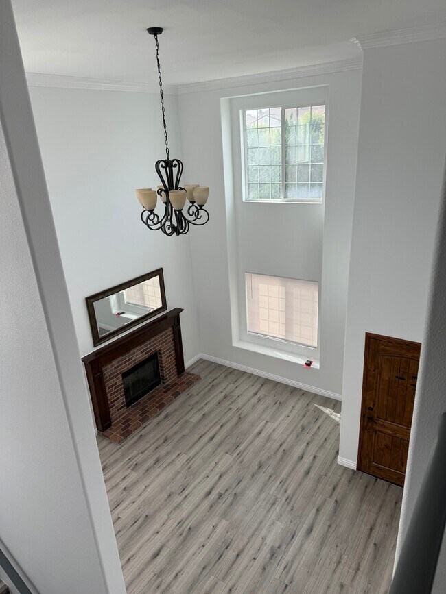 Building Photo - 1711 E 68th St