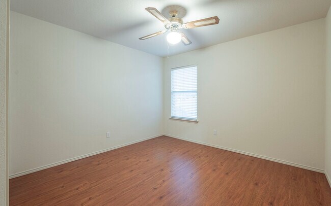 Building Photo - 2811 Hannah Kay Ln