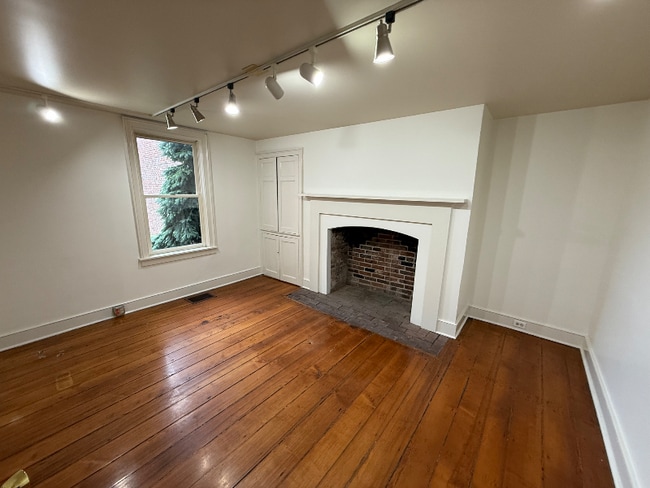 Building Photo - 263 N Limestone
