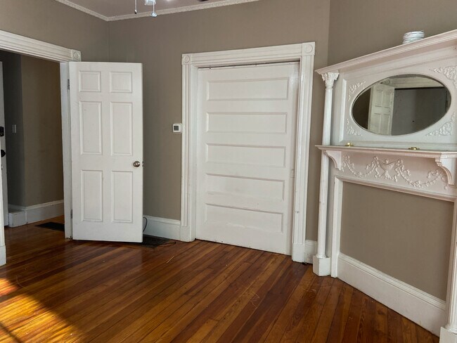 Building Photo - 1 Parker Hill Ter