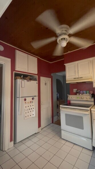 Building Photo - 1602 W University Ave