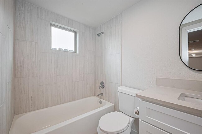 Building Photo - 4013 Ranch St