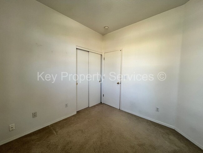 Building Photo - Westridge Ranch Across from Park!