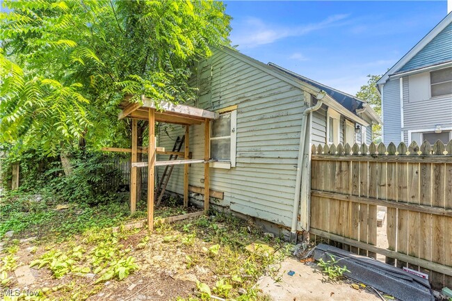 Building Photo - 3150 W 46th St