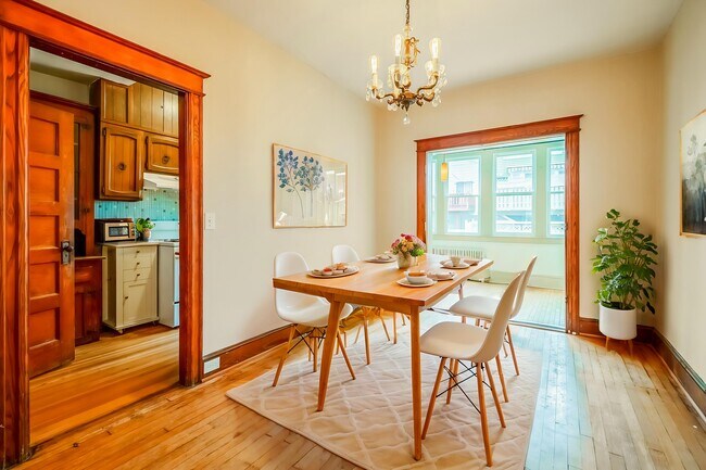 Building Photo - 1236 Oates St NE