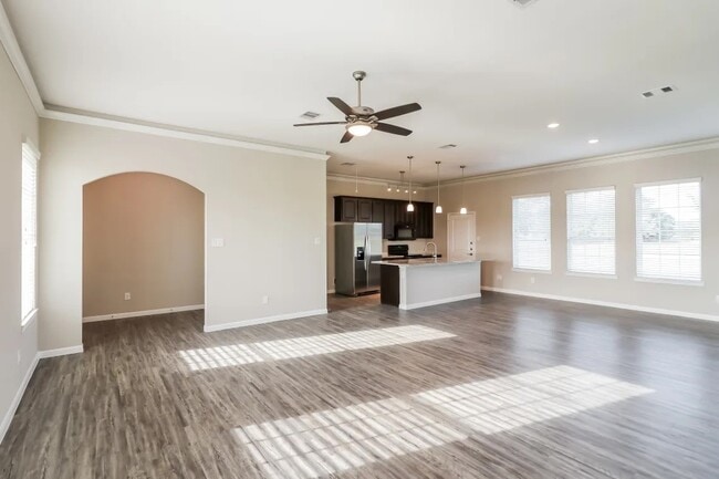 Building Photo - 1538 Lakeland Cir