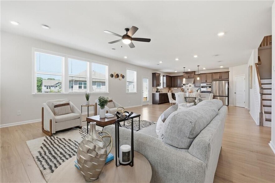 Building Photo - 8820 Shipton Cir
