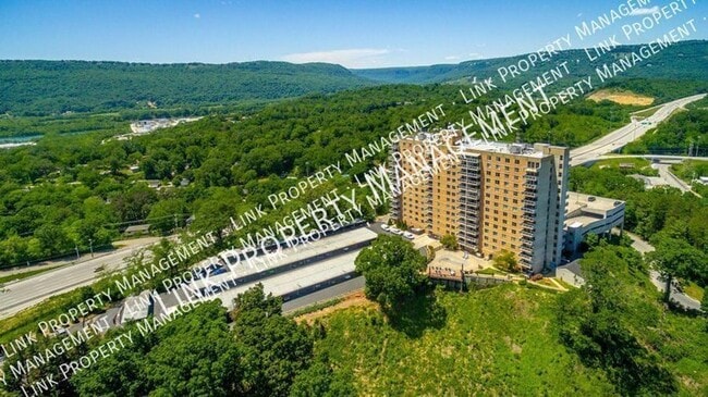 Building Photo - 1131 Stringers Ridge Rd