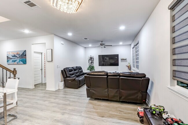 Building Photo - 149 Andesite Trl