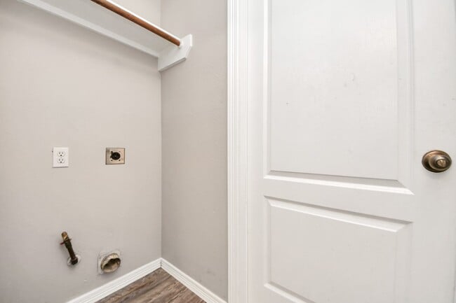 Building Photo - 24311 Hard Wood Dr