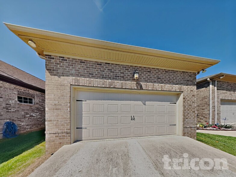 Building Photo - 1080 Paddock Park Cir