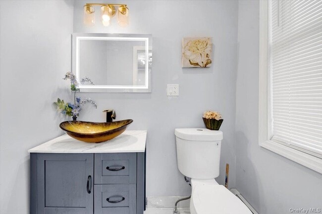 Building Photo - 75 W Kingsbridge Rd