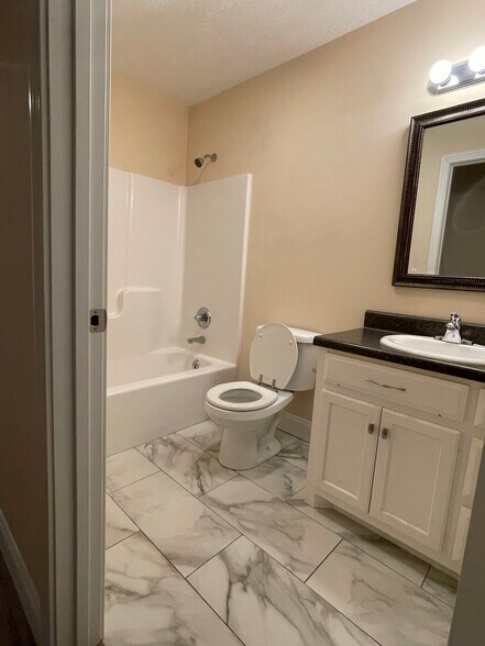 Building Photo - 224 Homewood Blvd