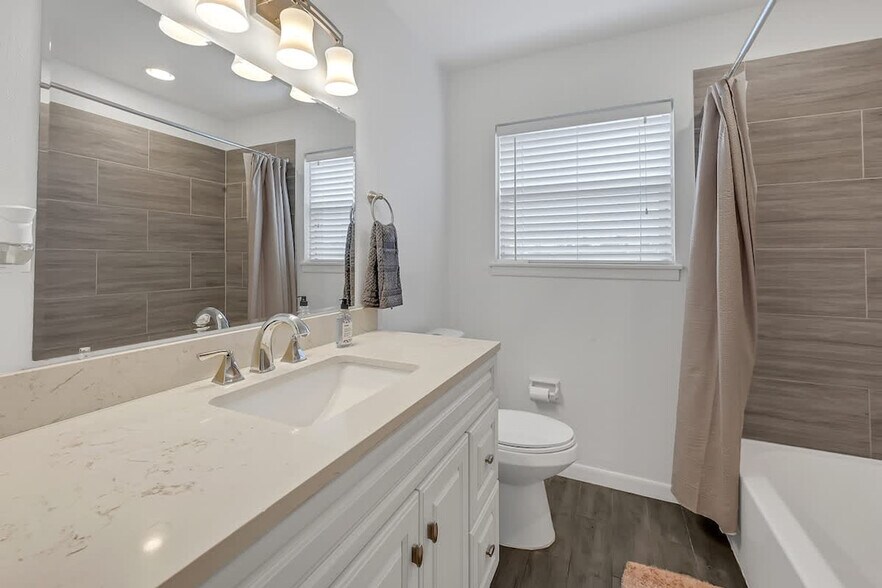 Building Photo - 5415 Carew St