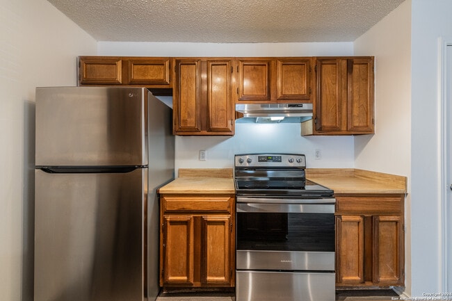 Building Photo - 7006 Silver Canyon