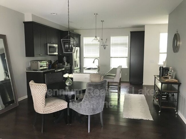 Building Photo - 1061 N Sherman Dr