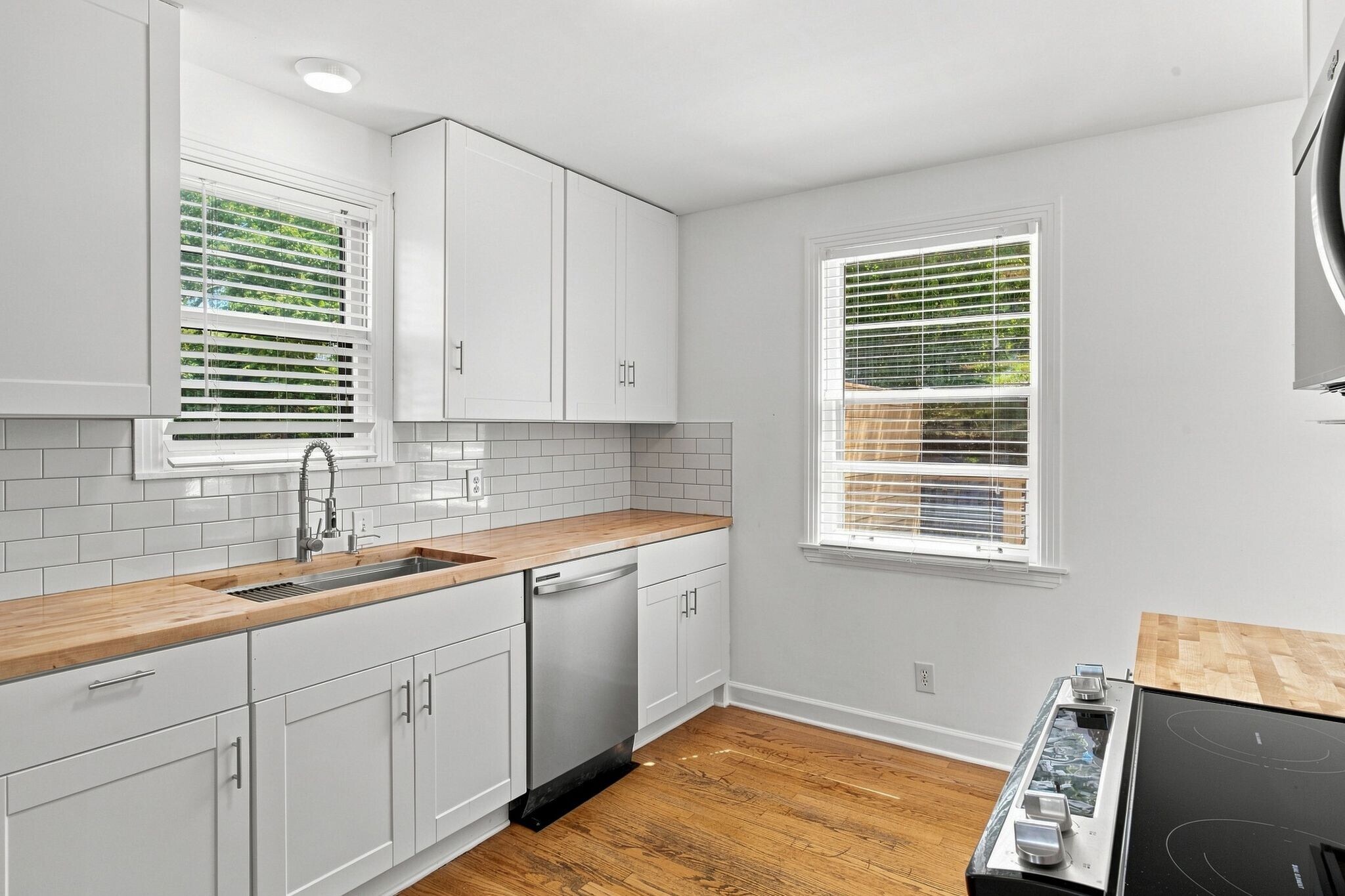 Building Photo - 5713 Vine Ridge Dr