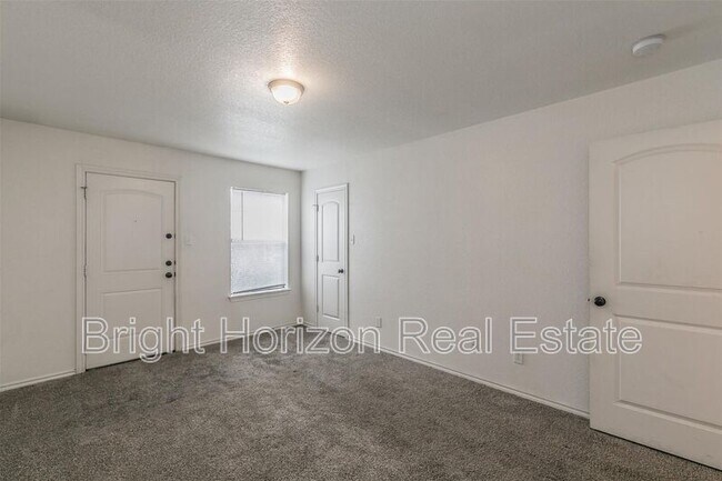 Building Photo - 8117 Doreen Ave