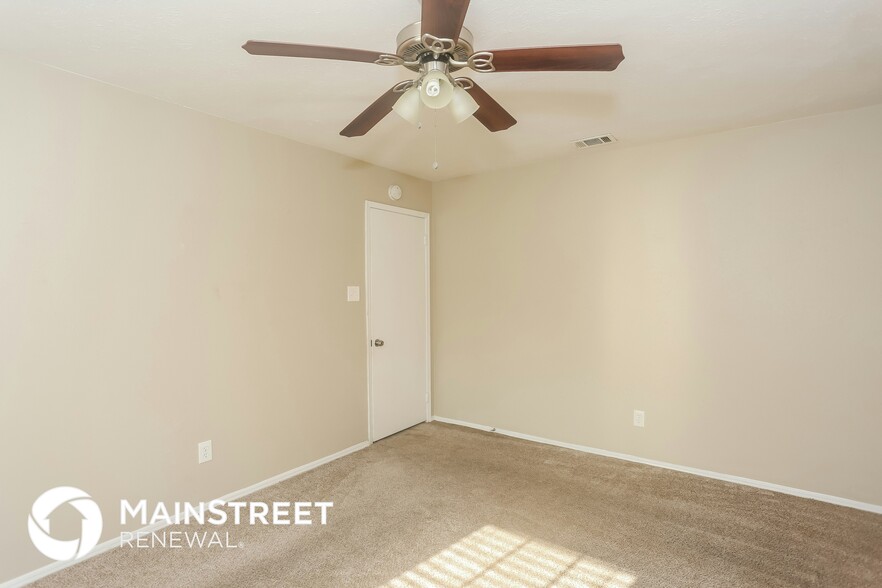 Building Photo - 702 Southridge Ct