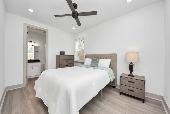 Building Photo - 5317 Kindred Gdn Ln