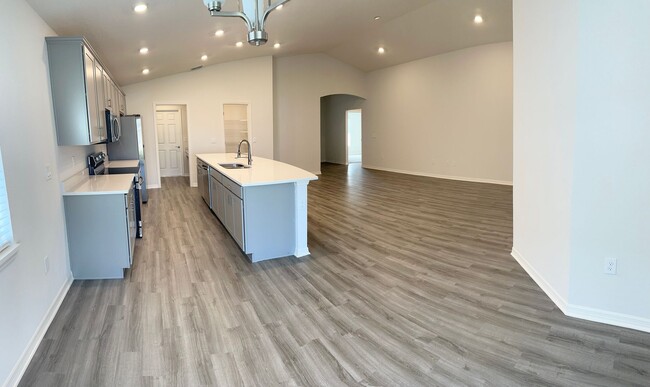 Building Photo - 4 Bedroom House in the Astonia Community