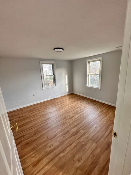 Building Photo - 165 Highland Ave