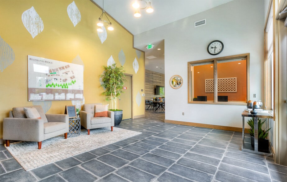 Building Photo - Redmond Ridge