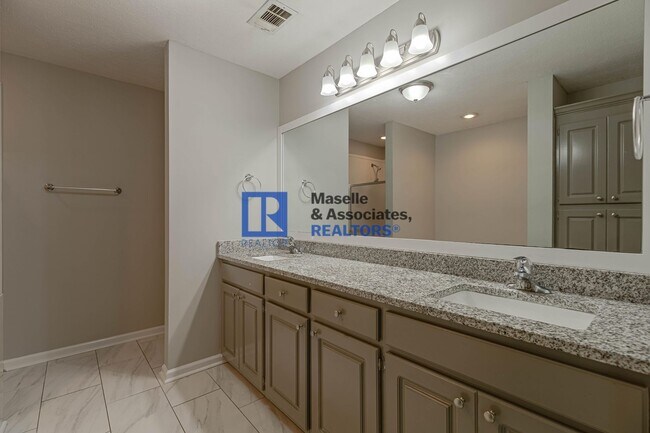 Building Photo - 3 Bed/2 Bath House on a Corner lot in Brandon