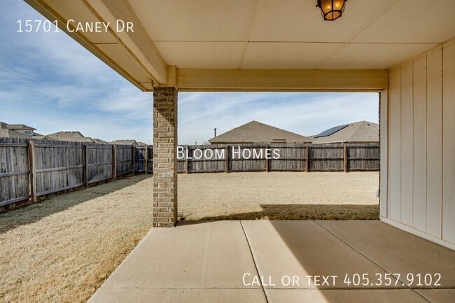 Building Photo - 15701 Caney Dr