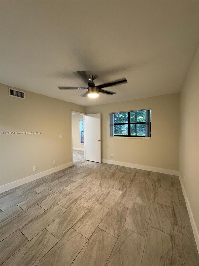 Building Photo - 8737 NW 39th St
