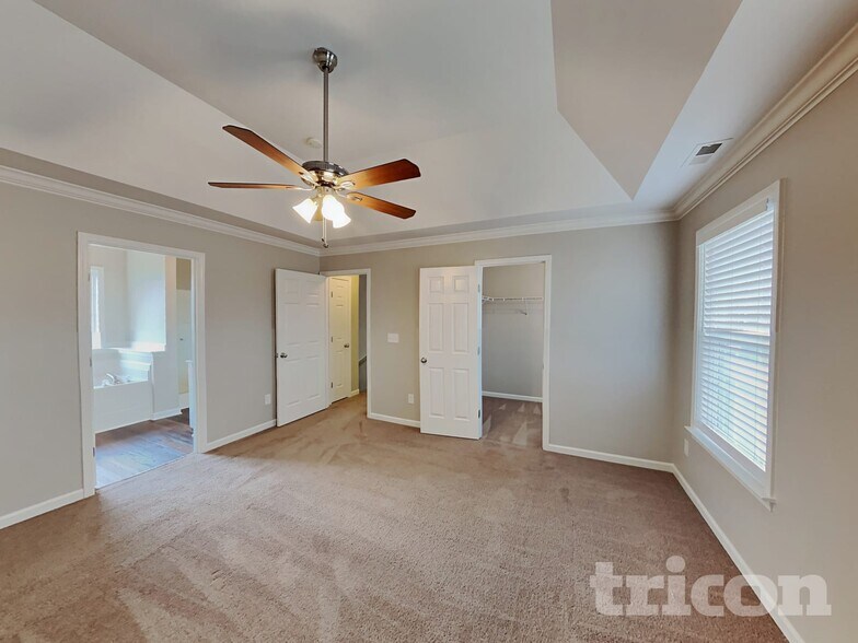 Building Photo - 1007 Golf View Way