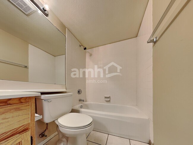 Building Photo - 293 N Slate St