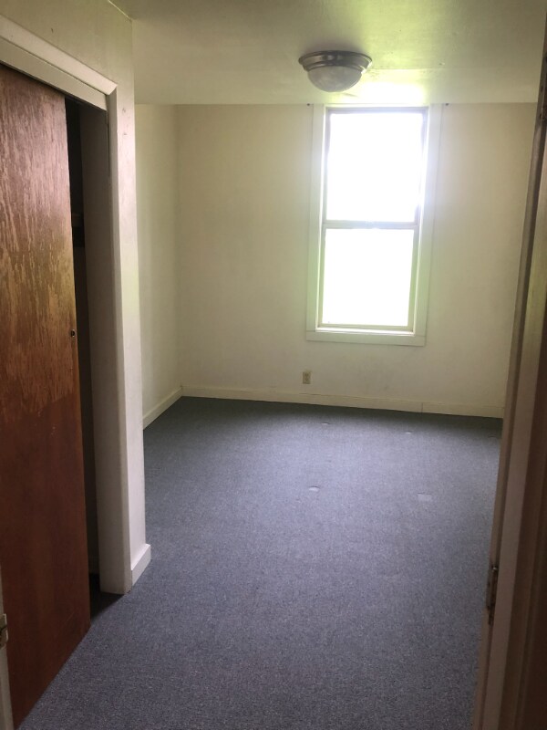 Building Photo - 216 E Jewett Blvd