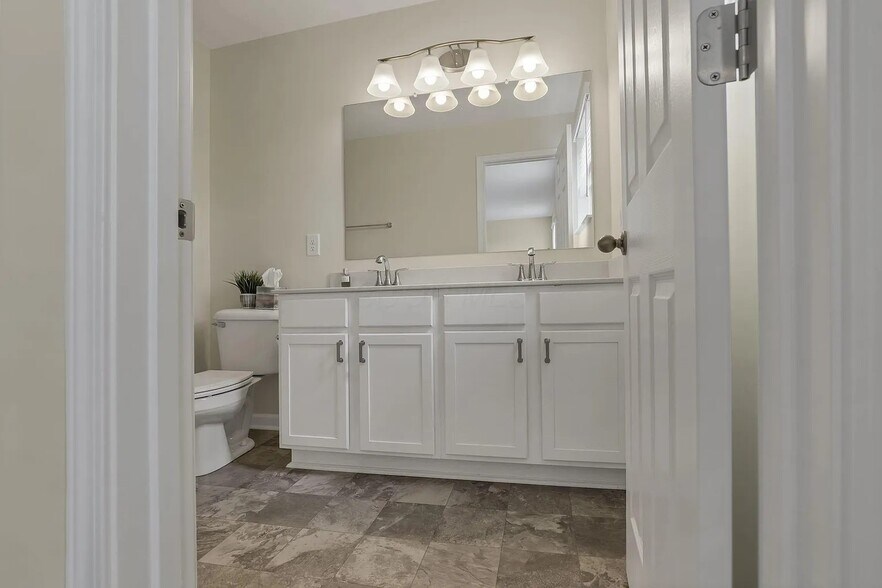 Building Photo - 111 Coyote Willow Dr