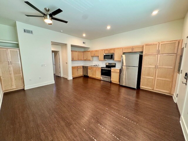 Building Photo - 726 E Emma Ave